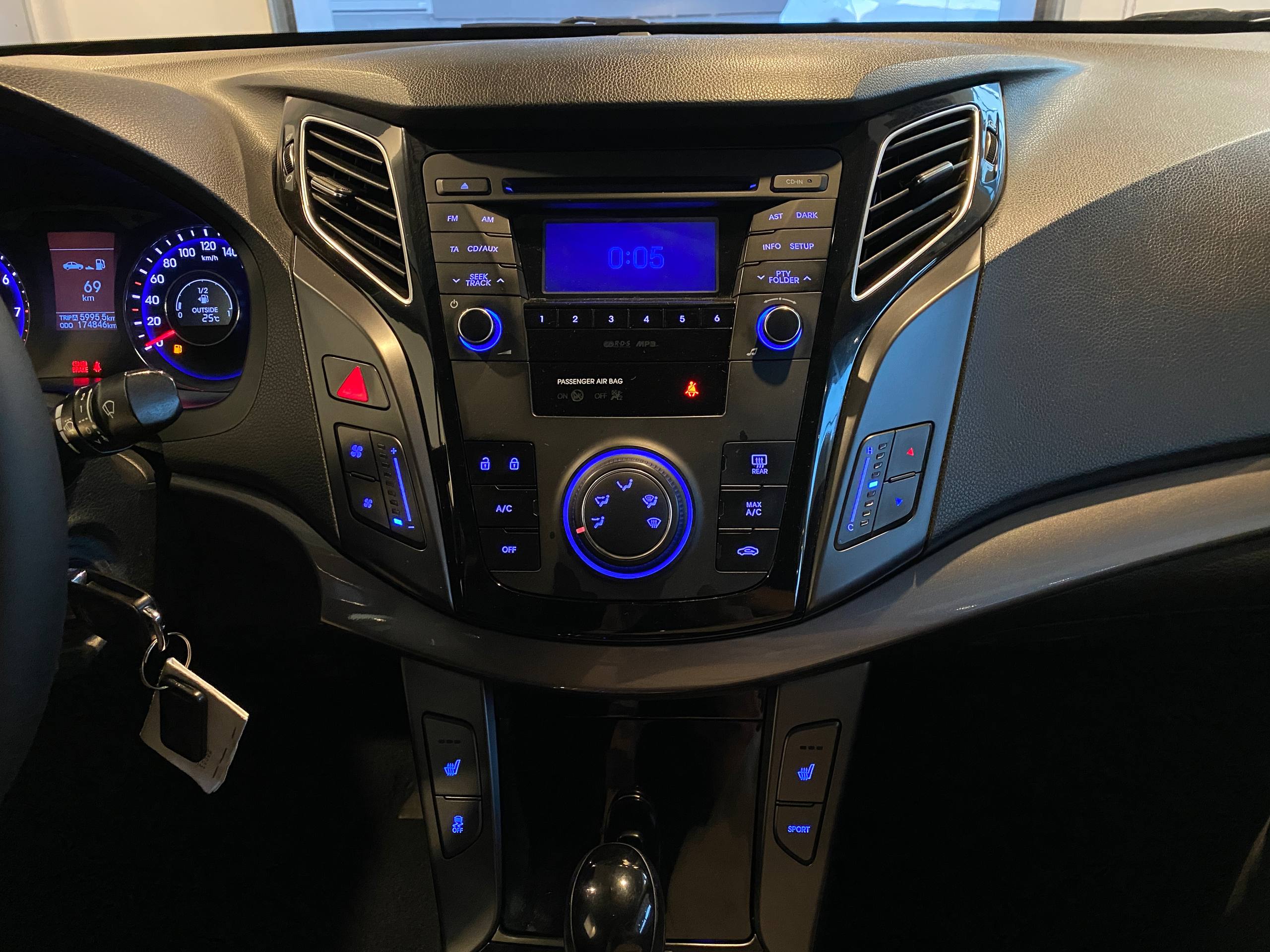 HYUNDAI I40