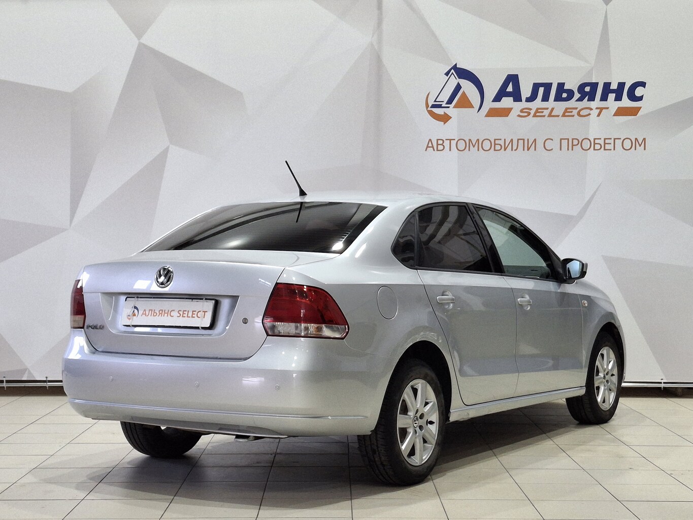 VOLKSWAGEN POLO