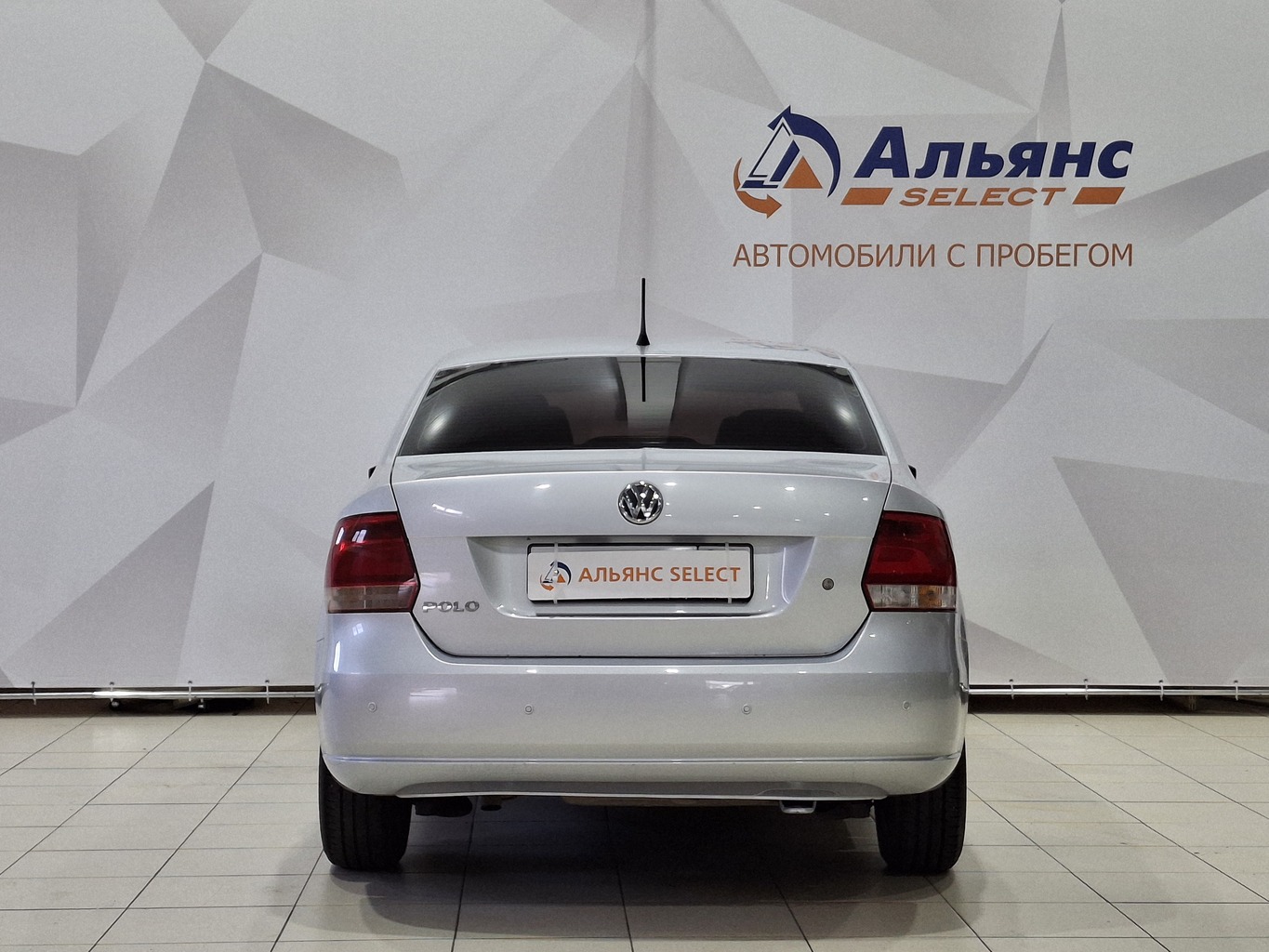 VOLKSWAGEN POLO