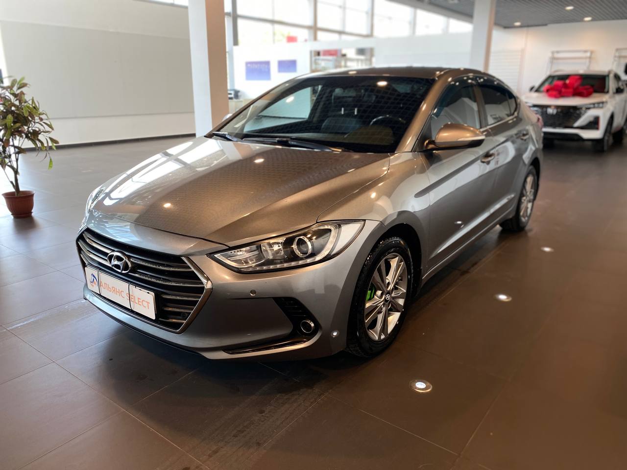 HYUNDAI ELANTRA