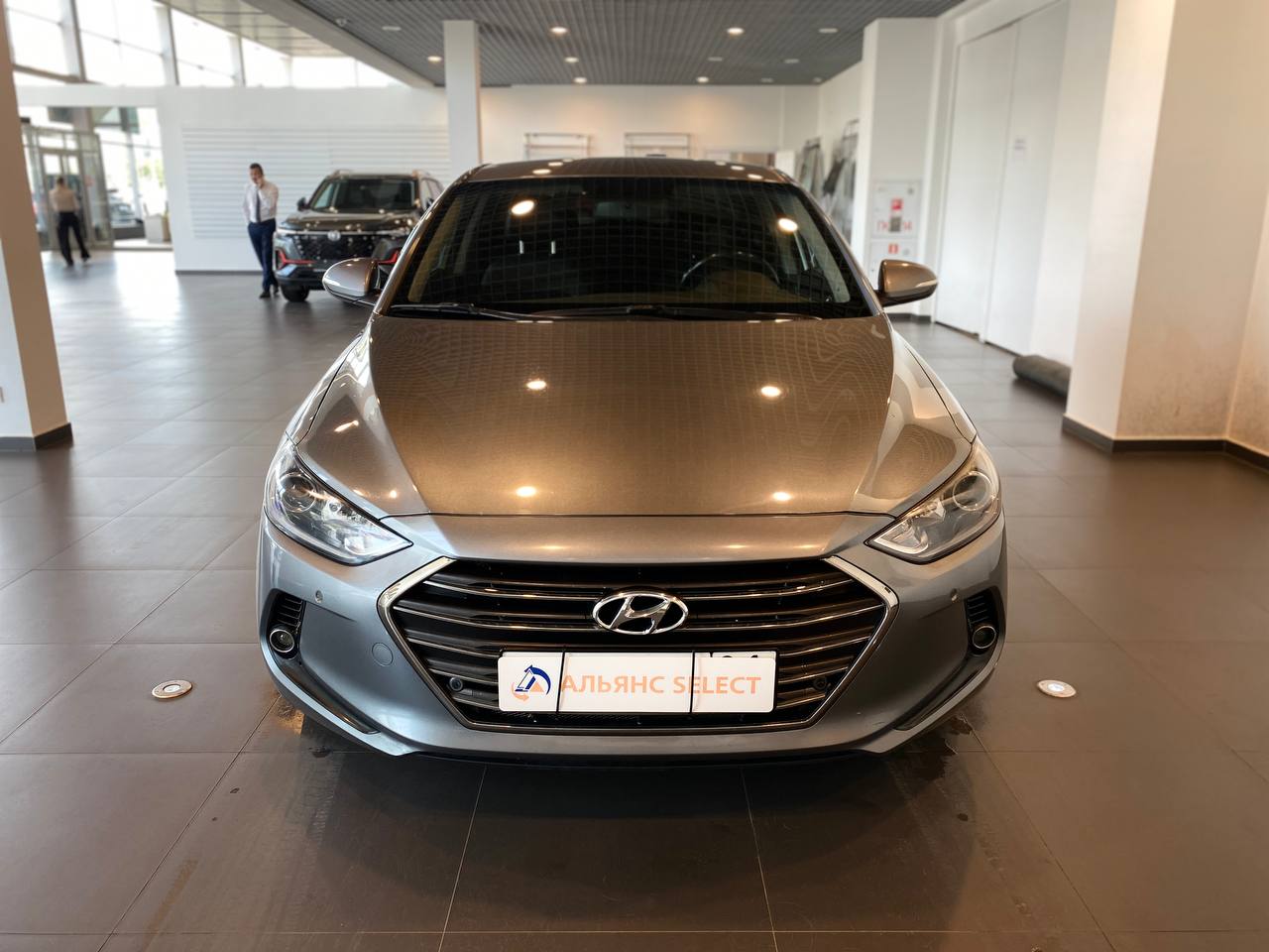 HYUNDAI ELANTRA