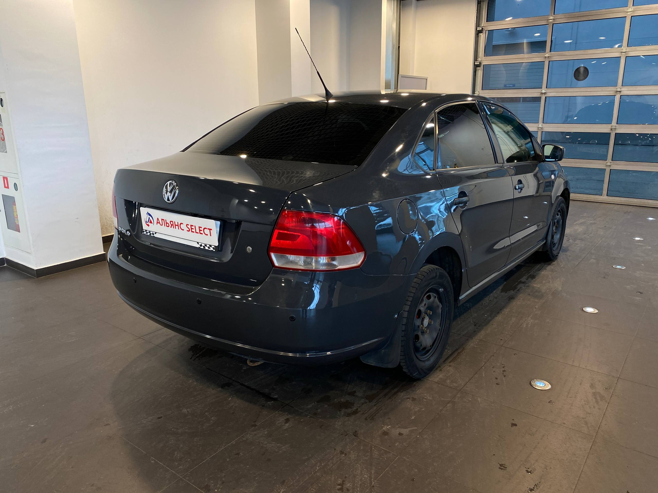 VOLKSWAGEN POLO