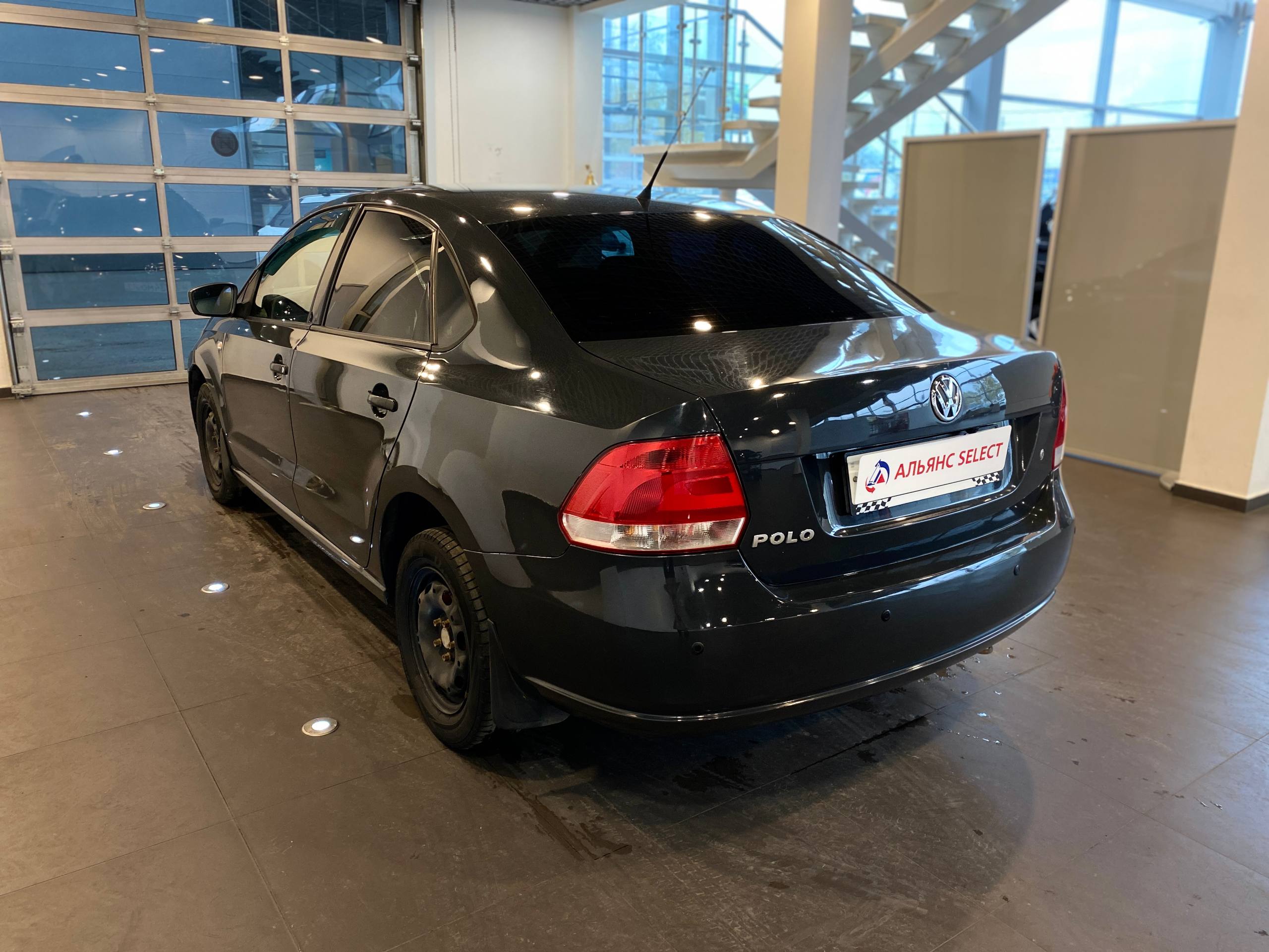 VOLKSWAGEN POLO