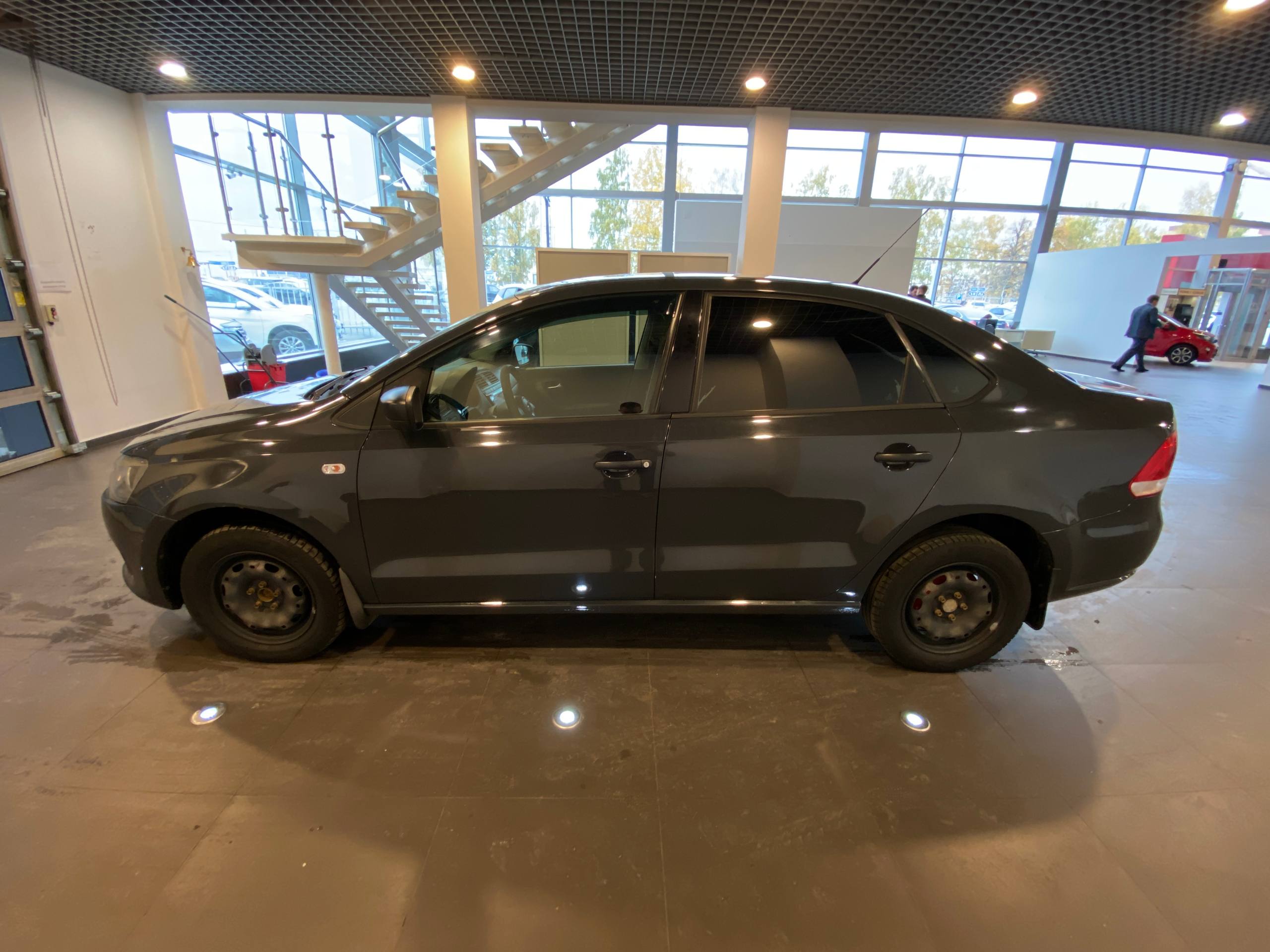 VOLKSWAGEN POLO