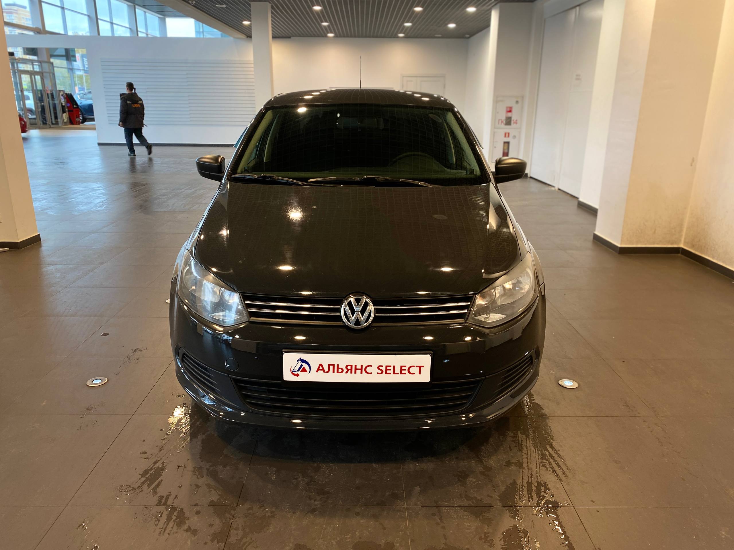 VOLKSWAGEN POLO