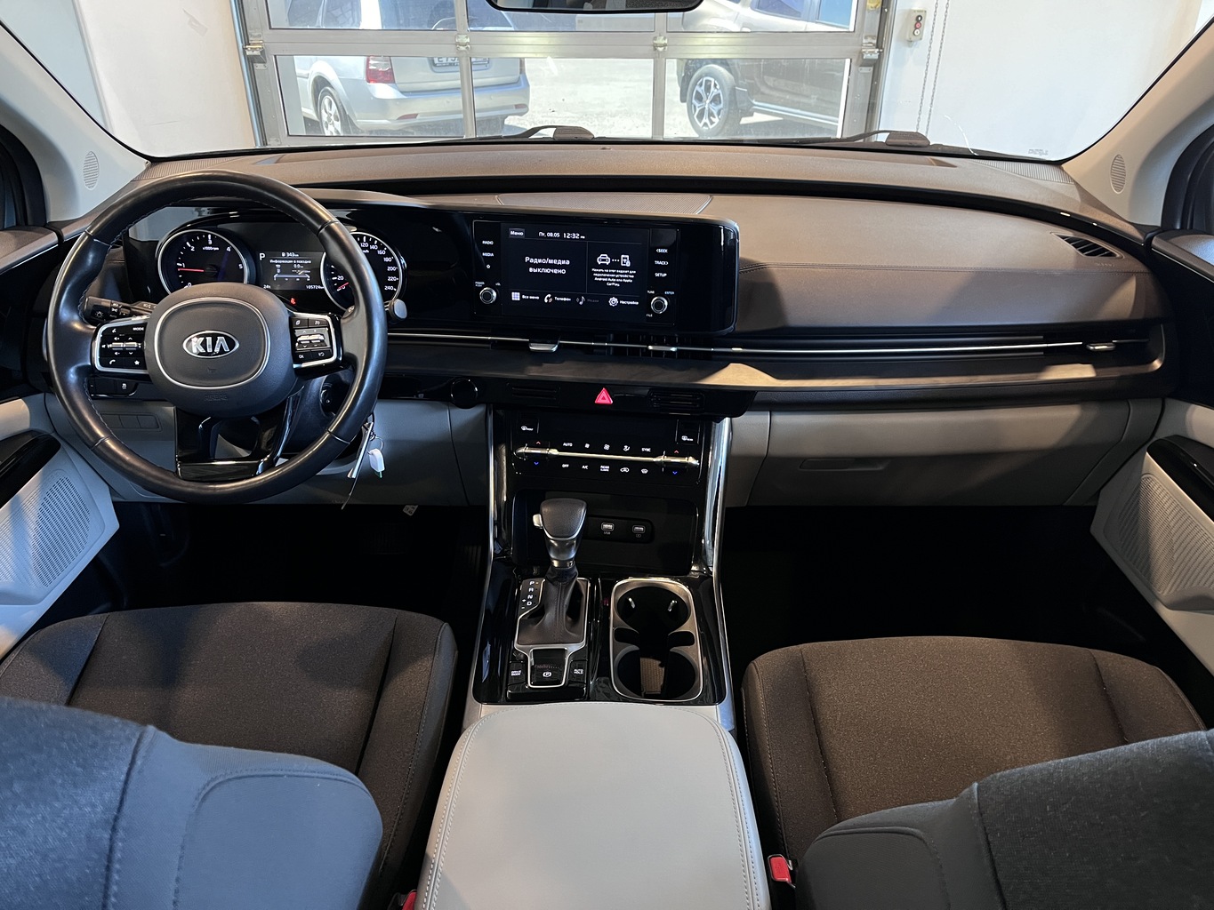 KIA CARNIVAL