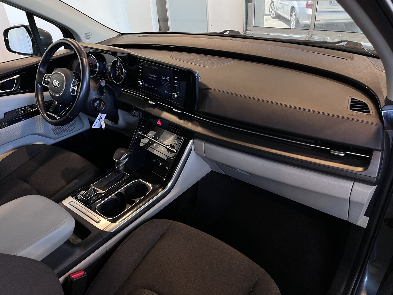 KIA CARNIVAL