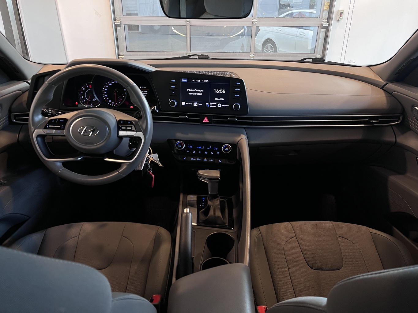 HYUNDAI ELANTRA