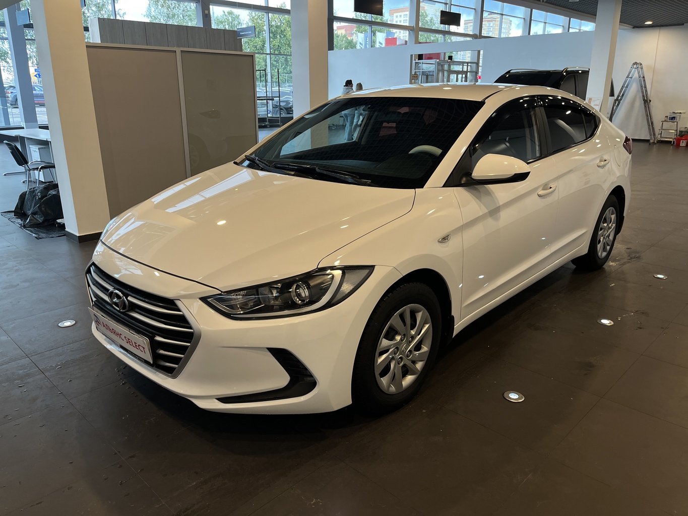 HYUNDAI ELANTRA