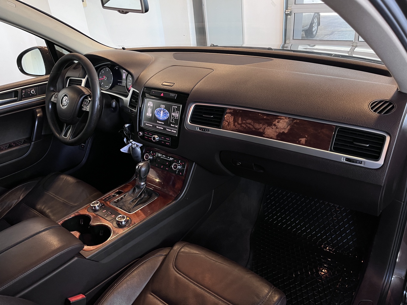 VOLKSWAGEN TOUAREG