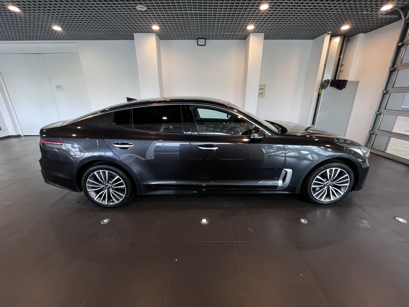 KIA STINGER