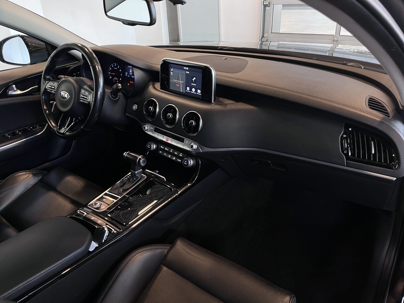 KIA STINGER