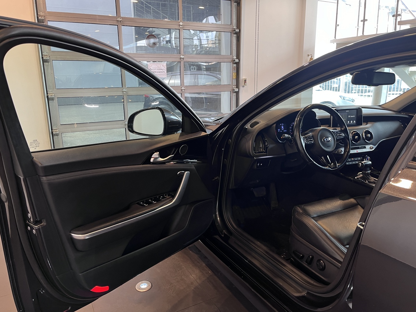 KIA STINGER