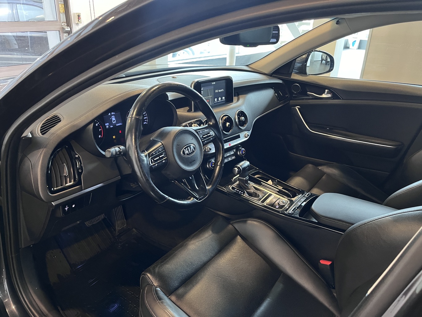 KIA STINGER