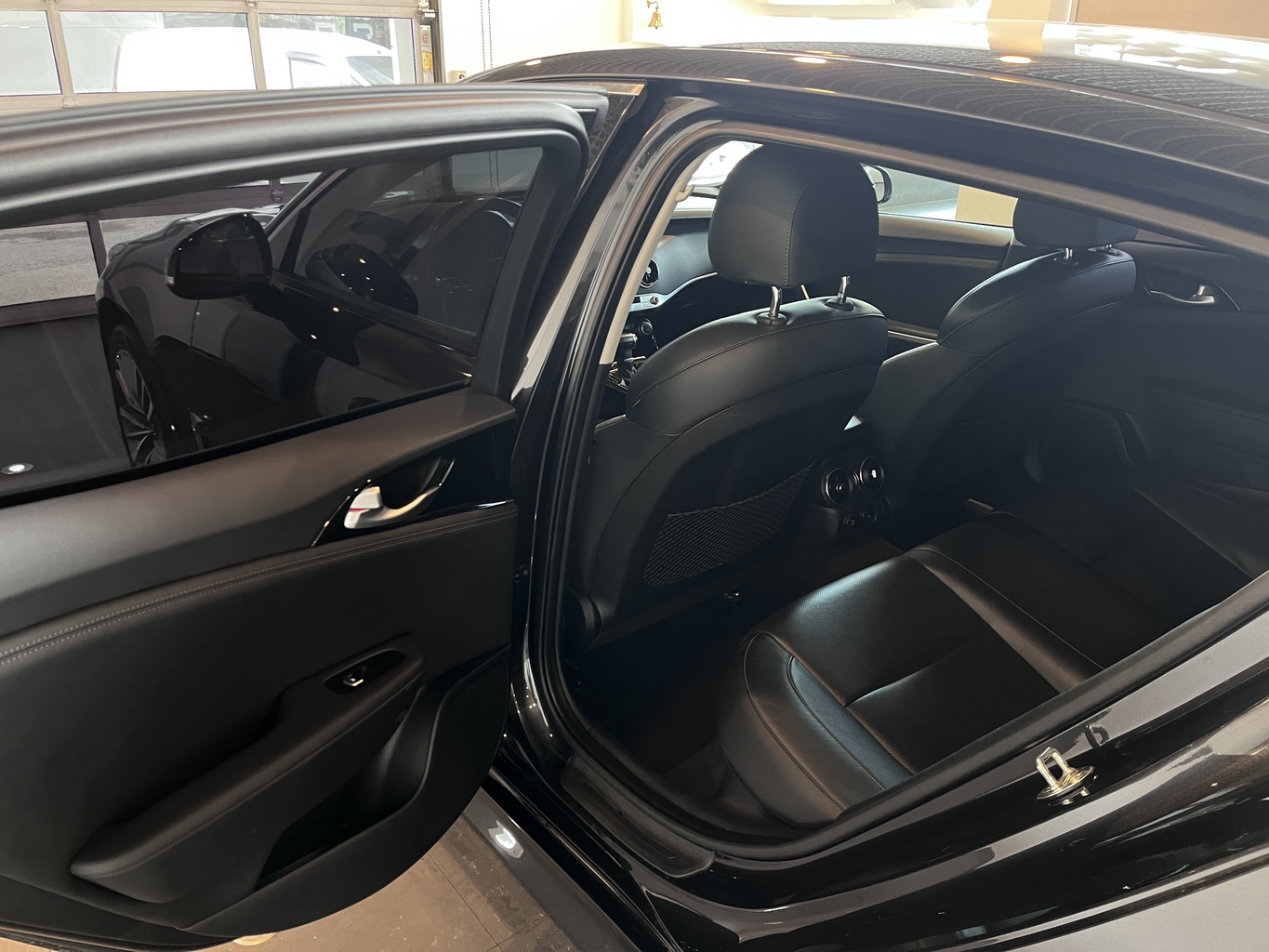 KIA STINGER