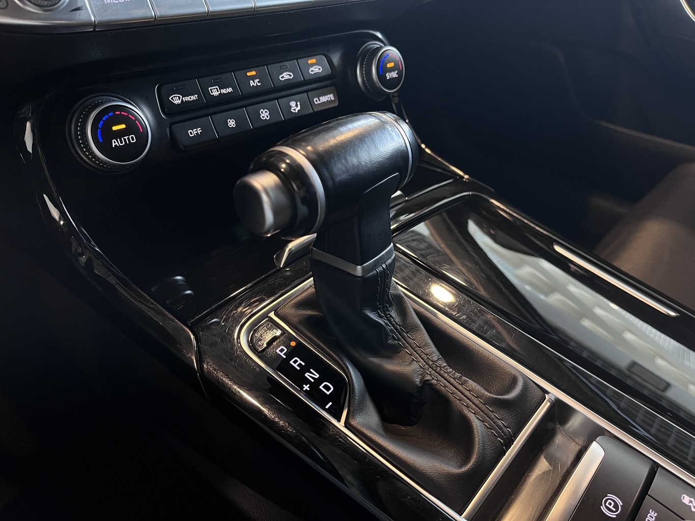 KIA STINGER