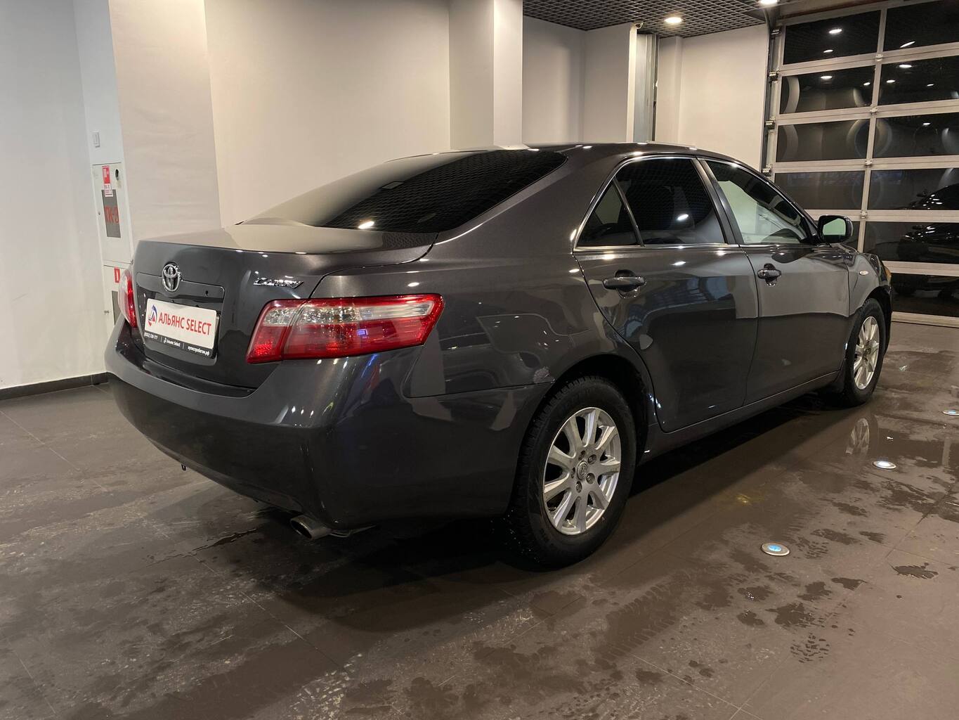 TOYOTA CAMRY
