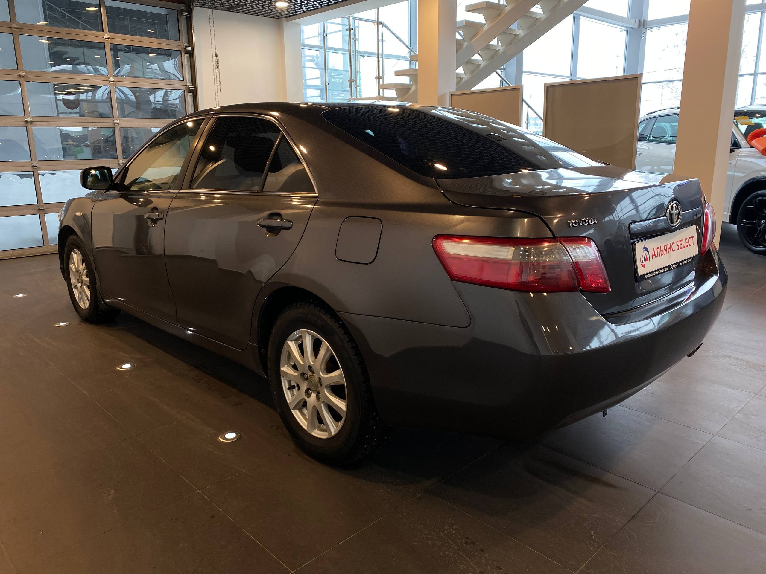 TOYOTA CAMRY