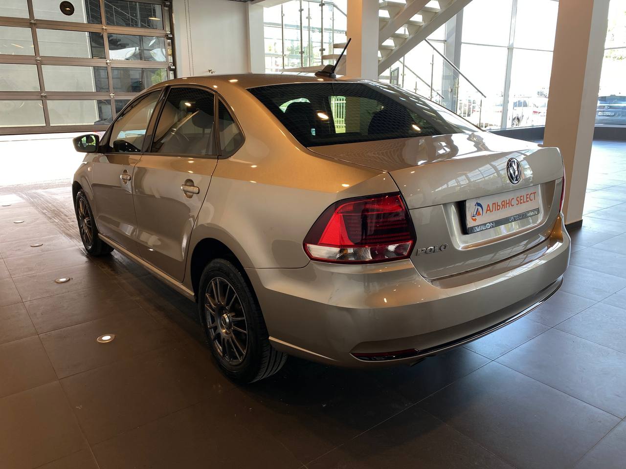 VOLKSWAGEN POLO
