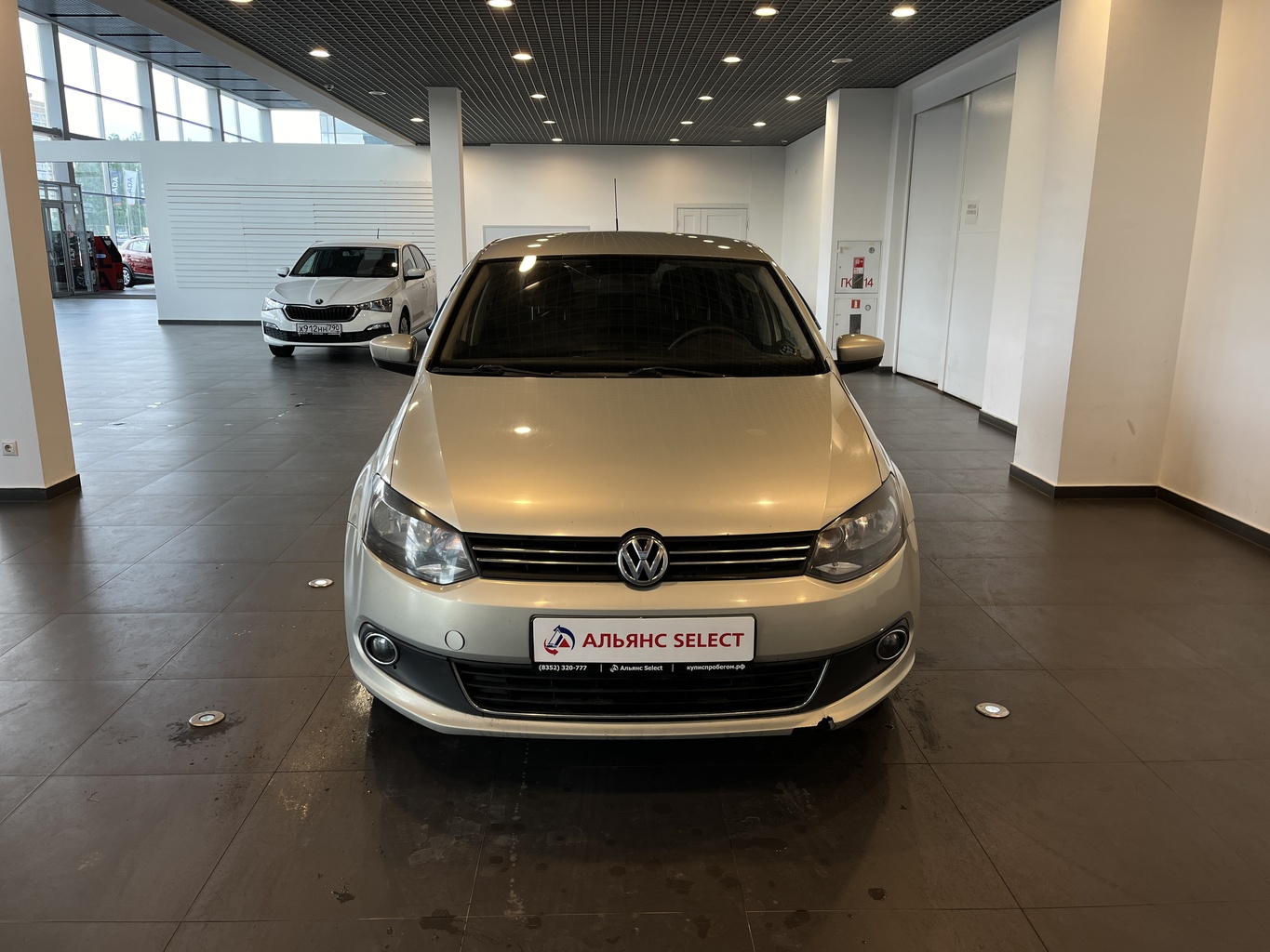 VOLKSWAGEN POLO