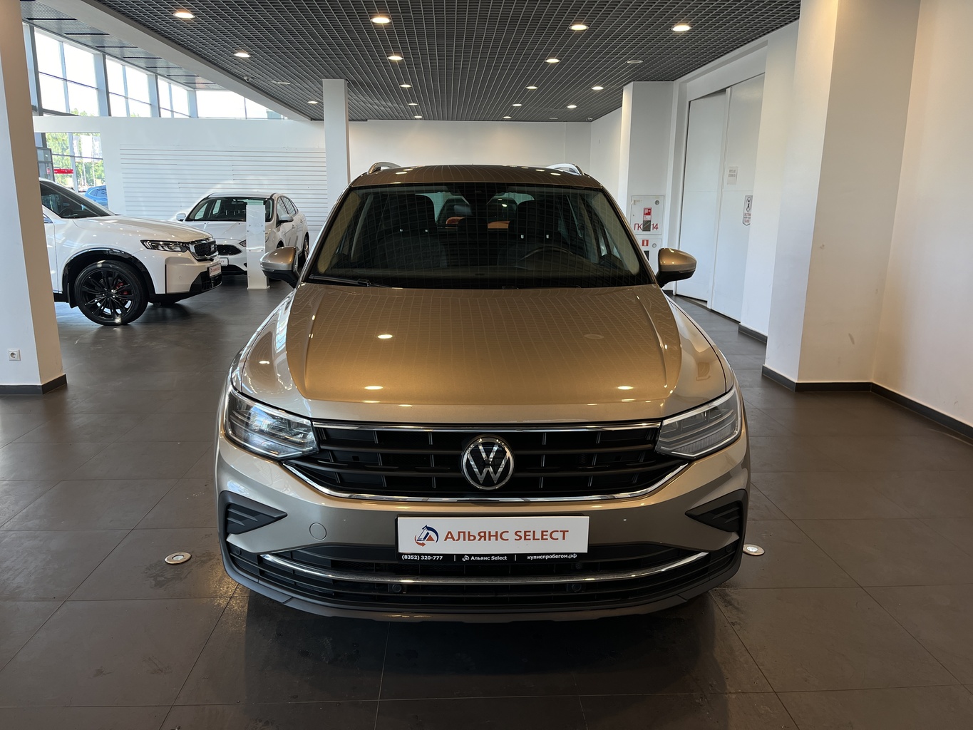 VOLKSWAGEN TIGUAN