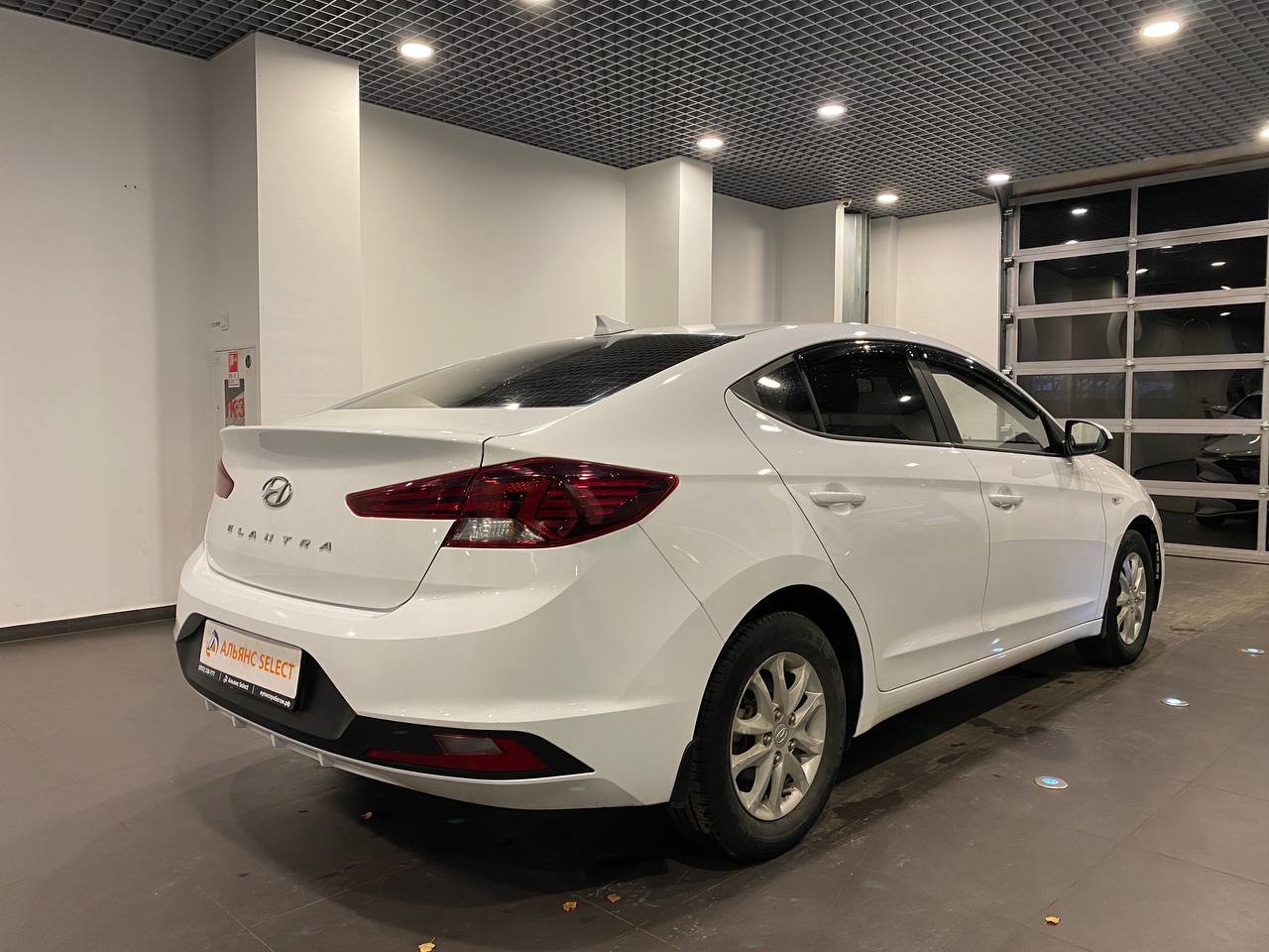 HYUNDAI ELANTRA