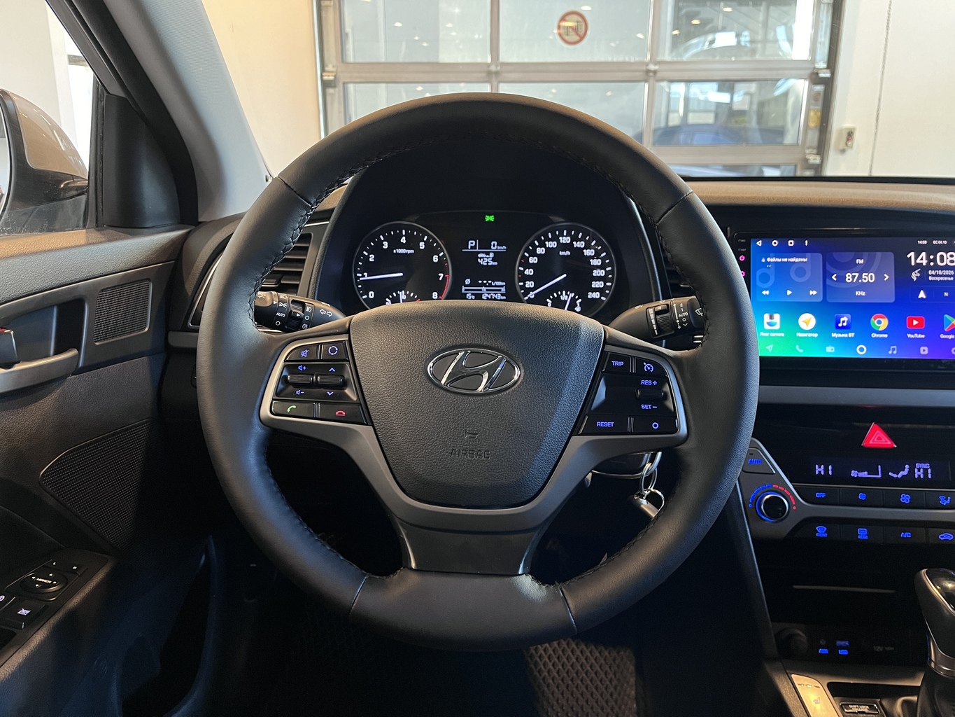 HYUNDAI ELANTRA