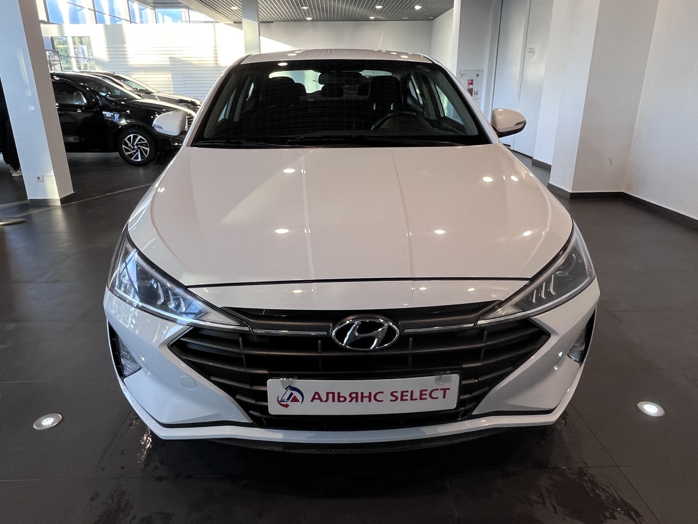 HYUNDAI ELANTRA
