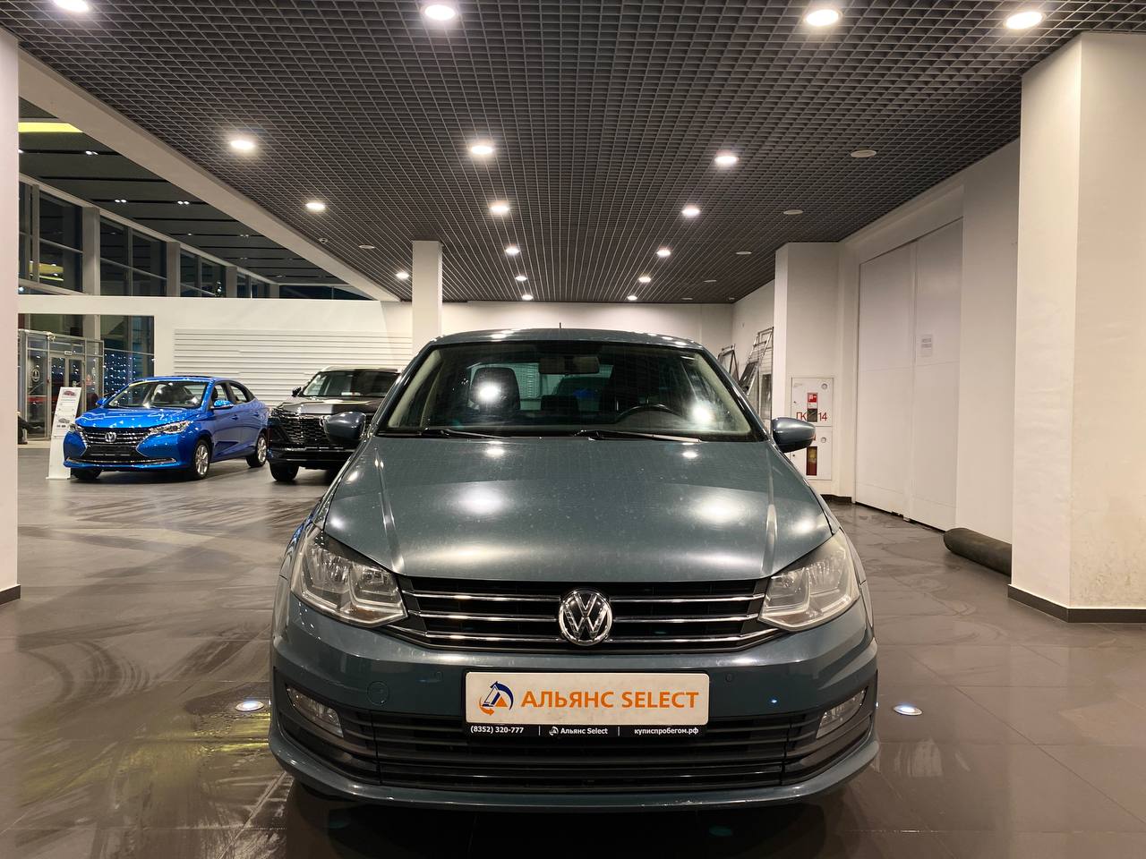 VOLKSWAGEN POLO