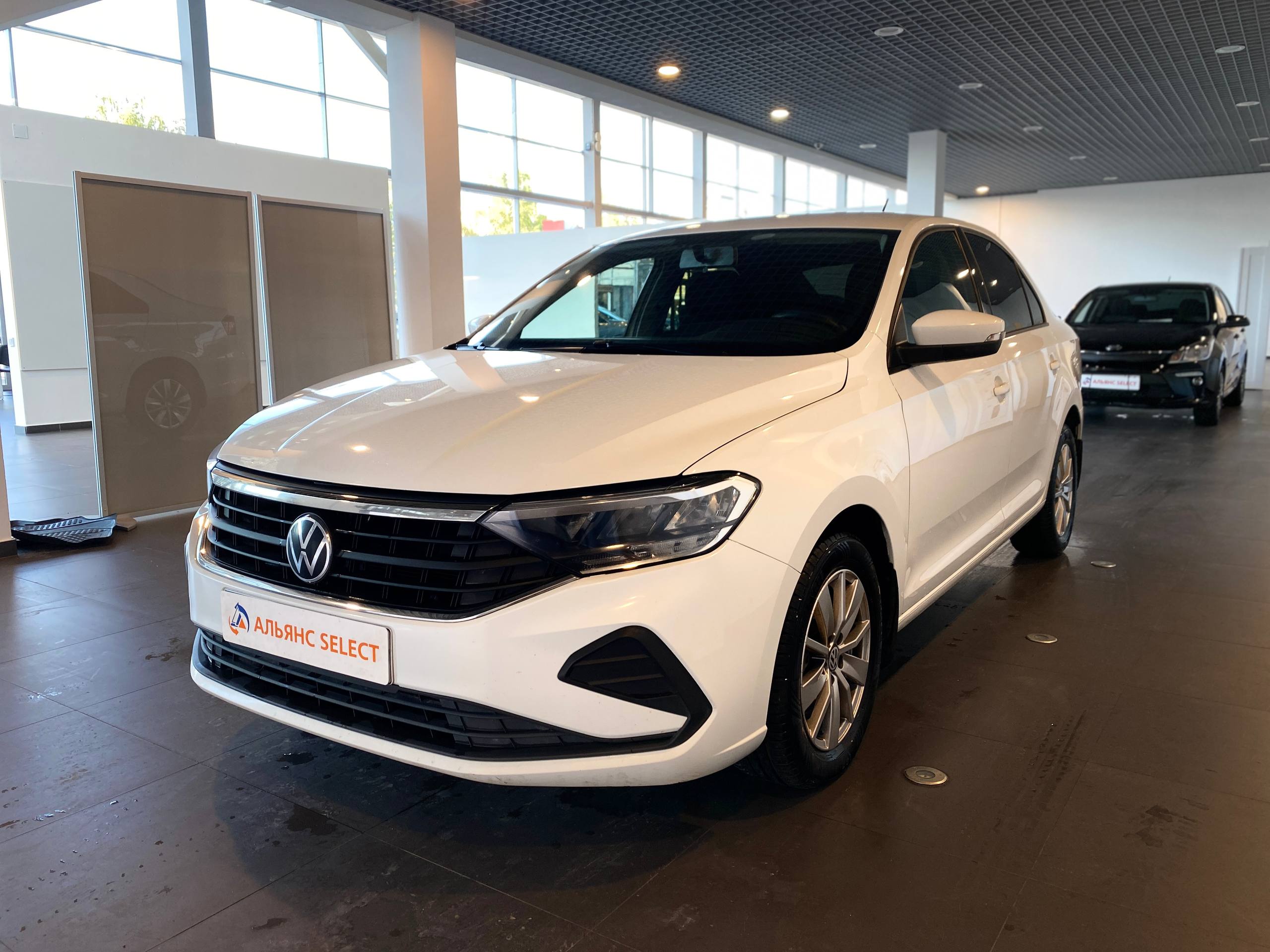 VOLKSWAGEN POLO