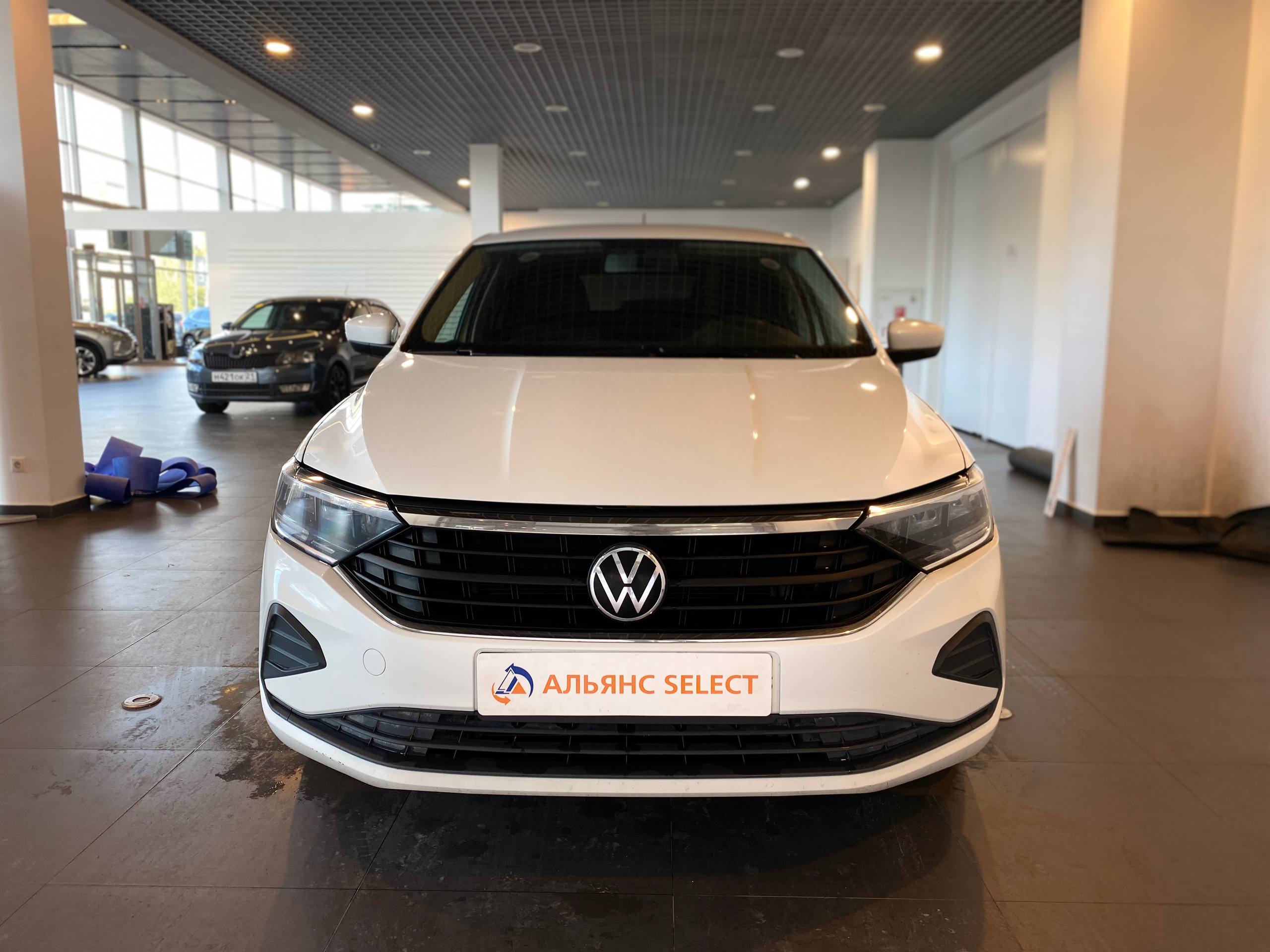 VOLKSWAGEN POLO