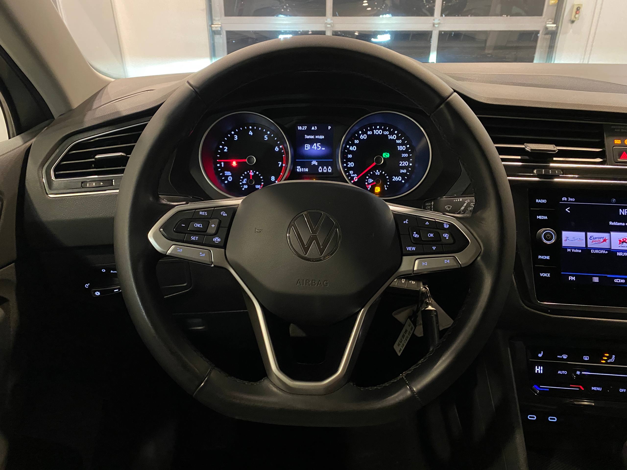 VOLKSWAGEN TIGUAN