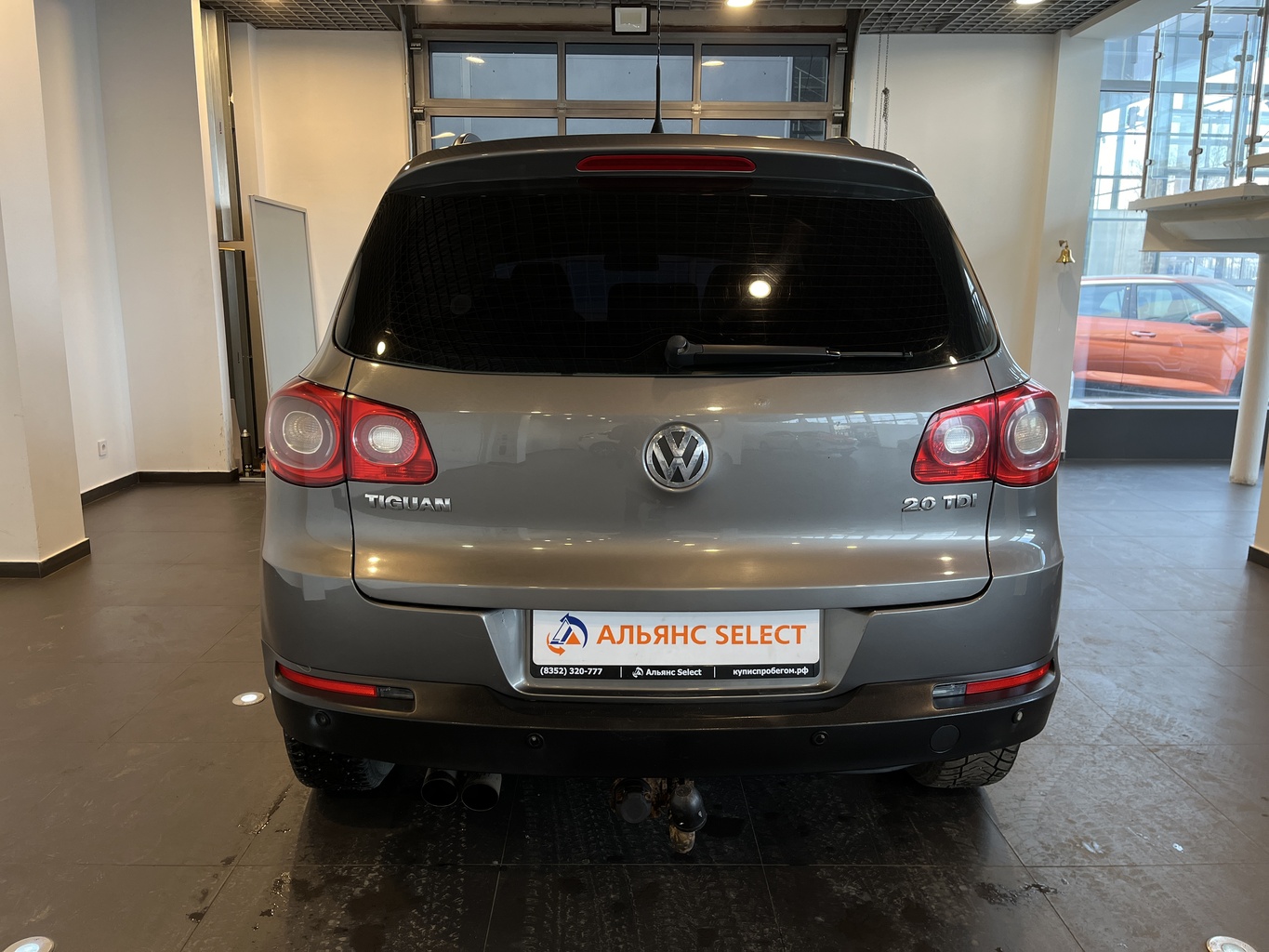 VOLKSWAGEN TIGUAN