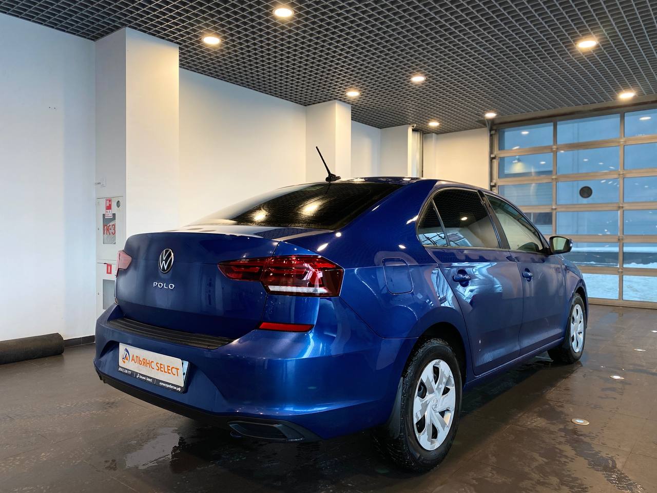 VOLKSWAGEN POLO