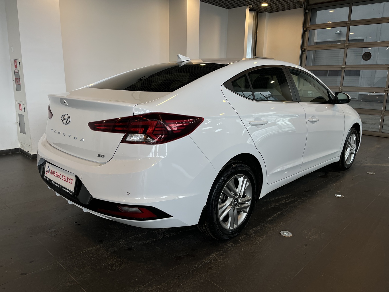 HYUNDAI ELANTRA