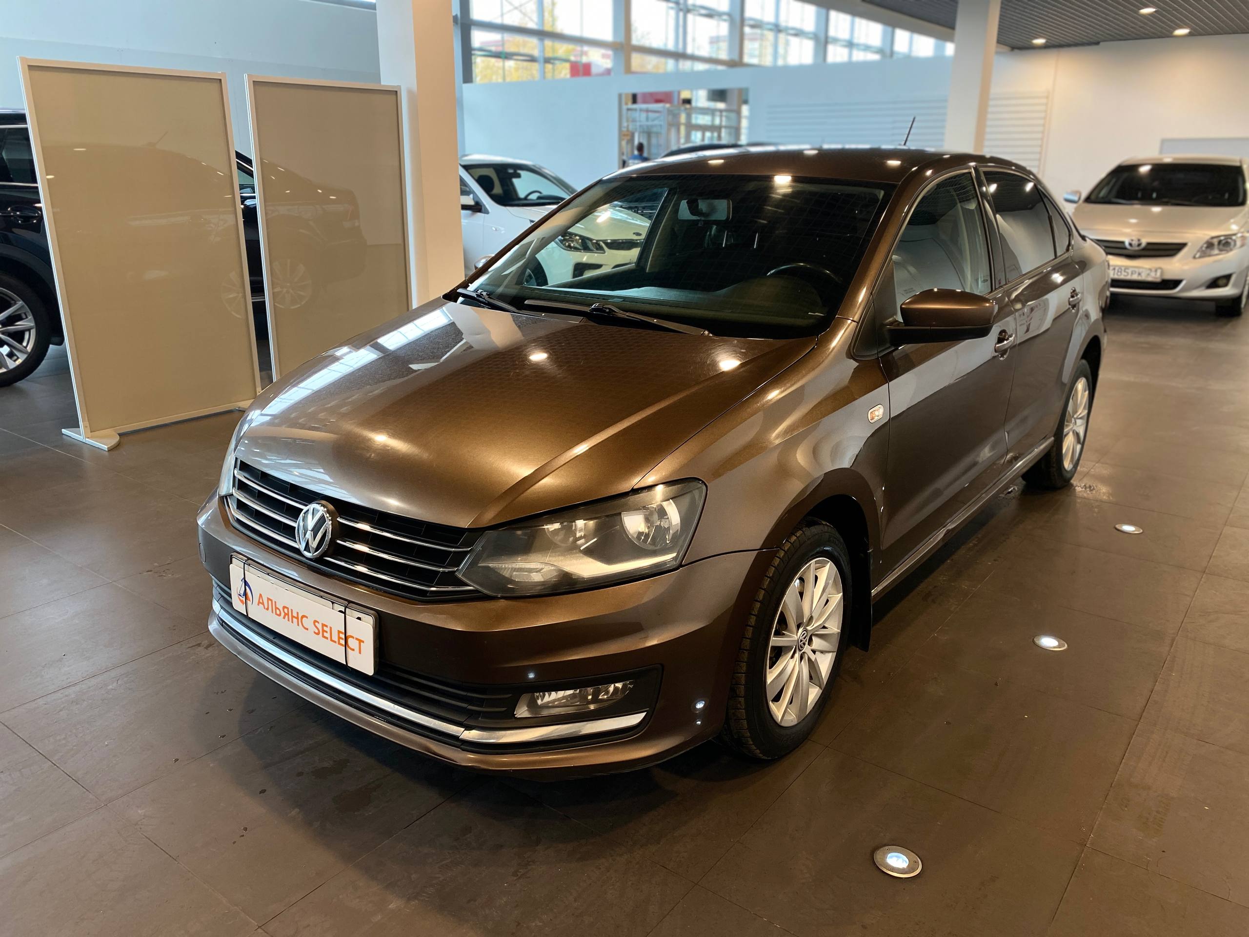 VOLKSWAGEN POLO