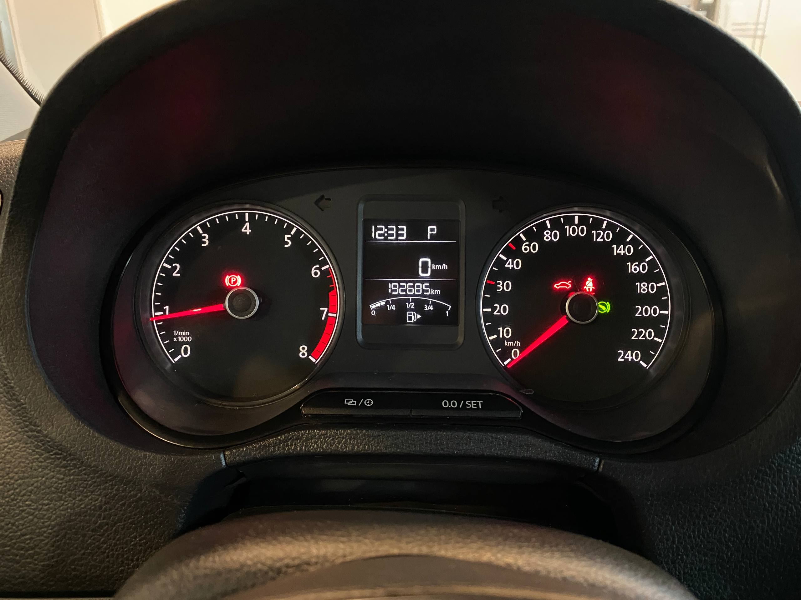 VOLKSWAGEN POLO