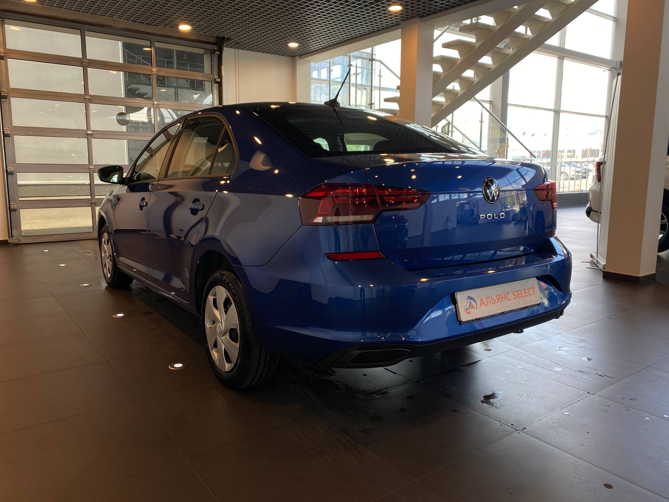 VOLKSWAGEN POLO