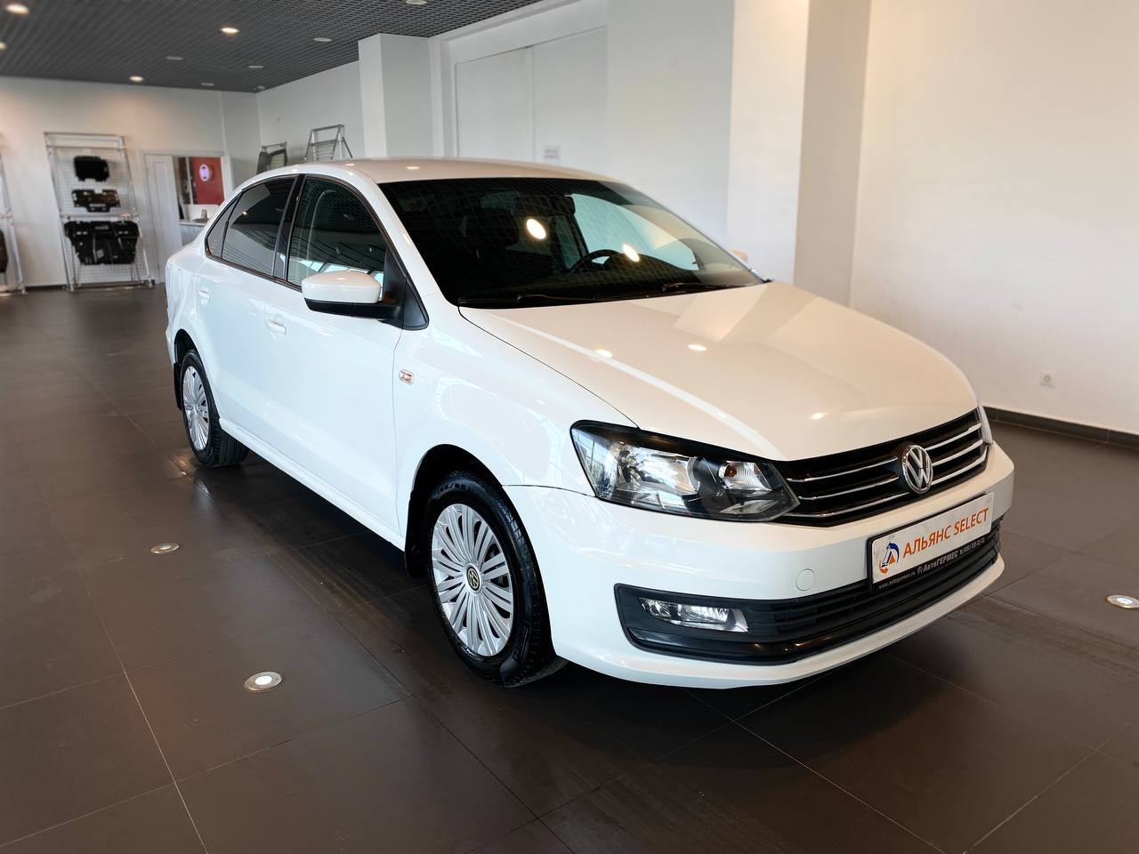 VOLKSWAGEN POLO