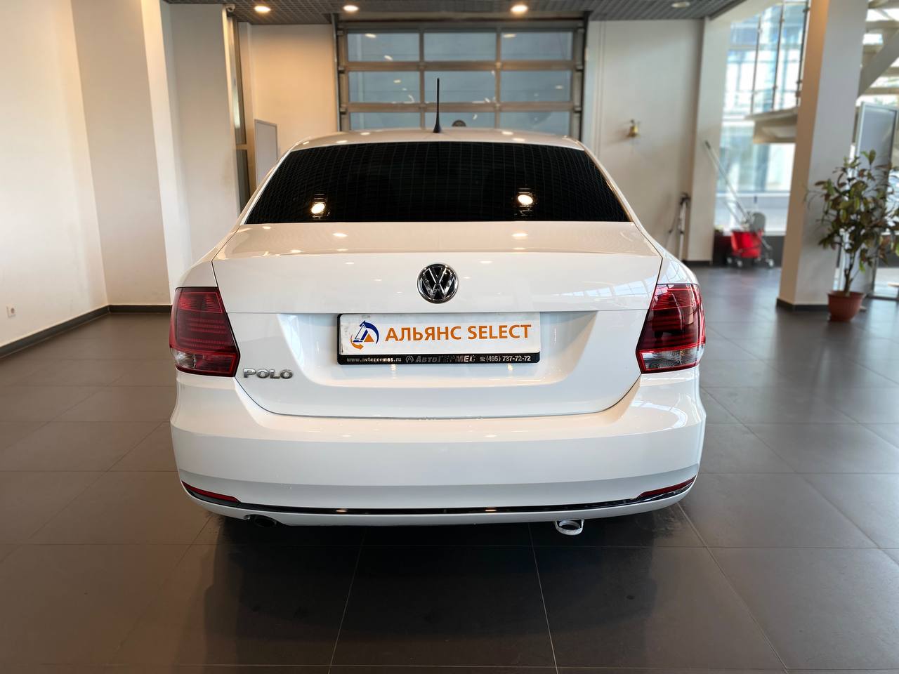 VOLKSWAGEN POLO