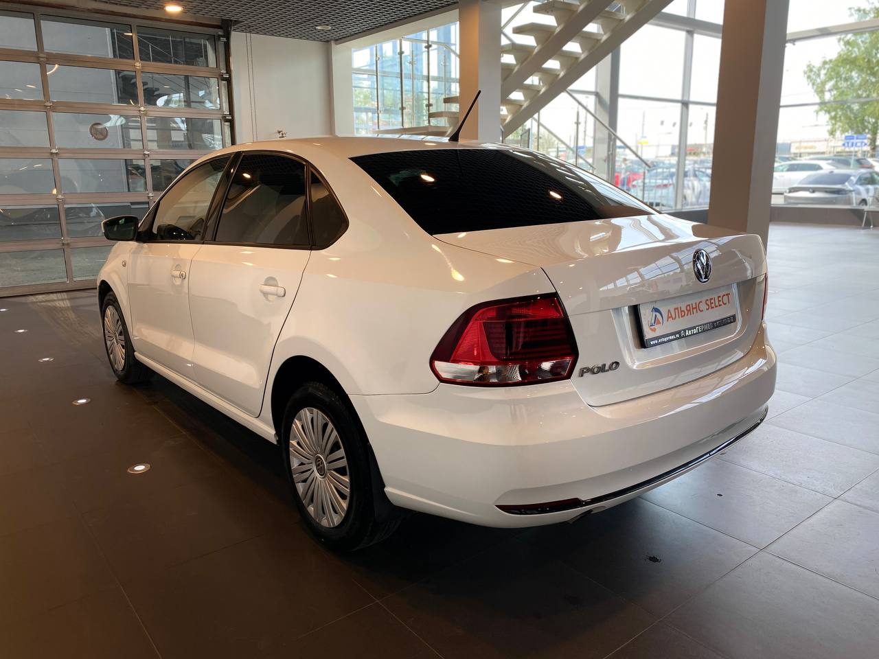 VOLKSWAGEN POLO