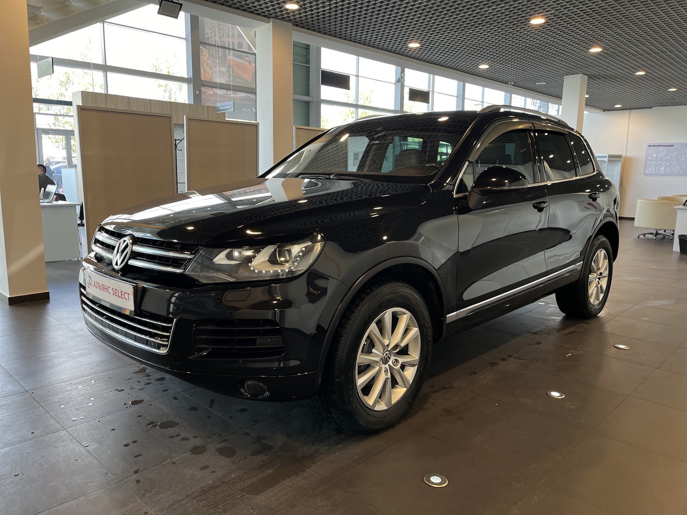 VOLKSWAGEN TOUAREG