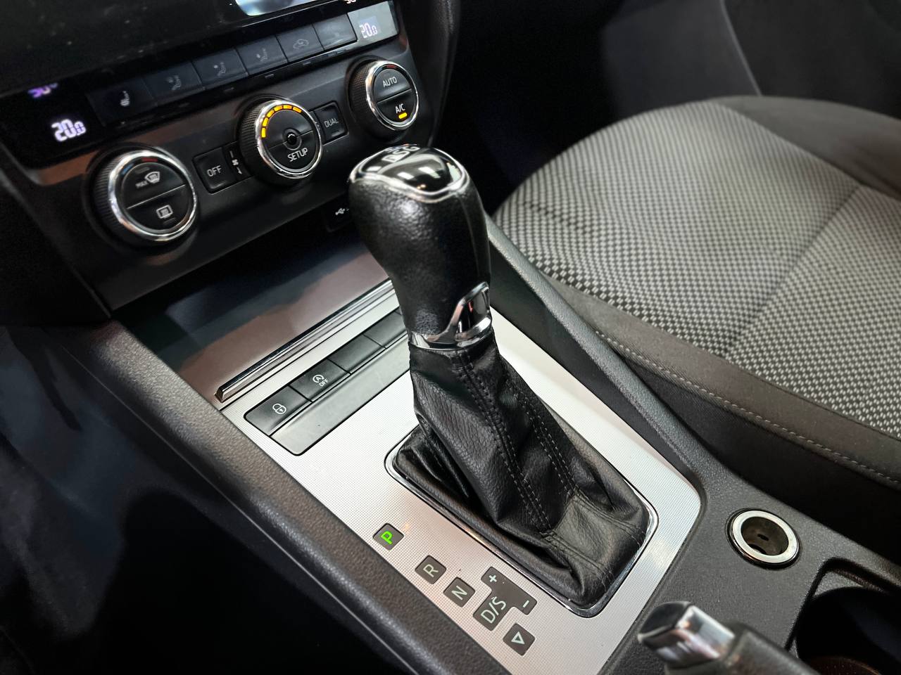 SKODA OKTAVIA