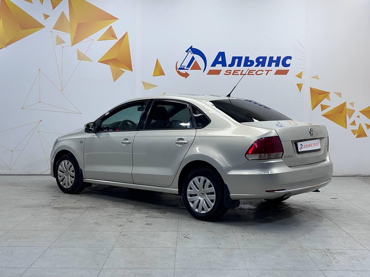 VOLKSWAGEN POLO