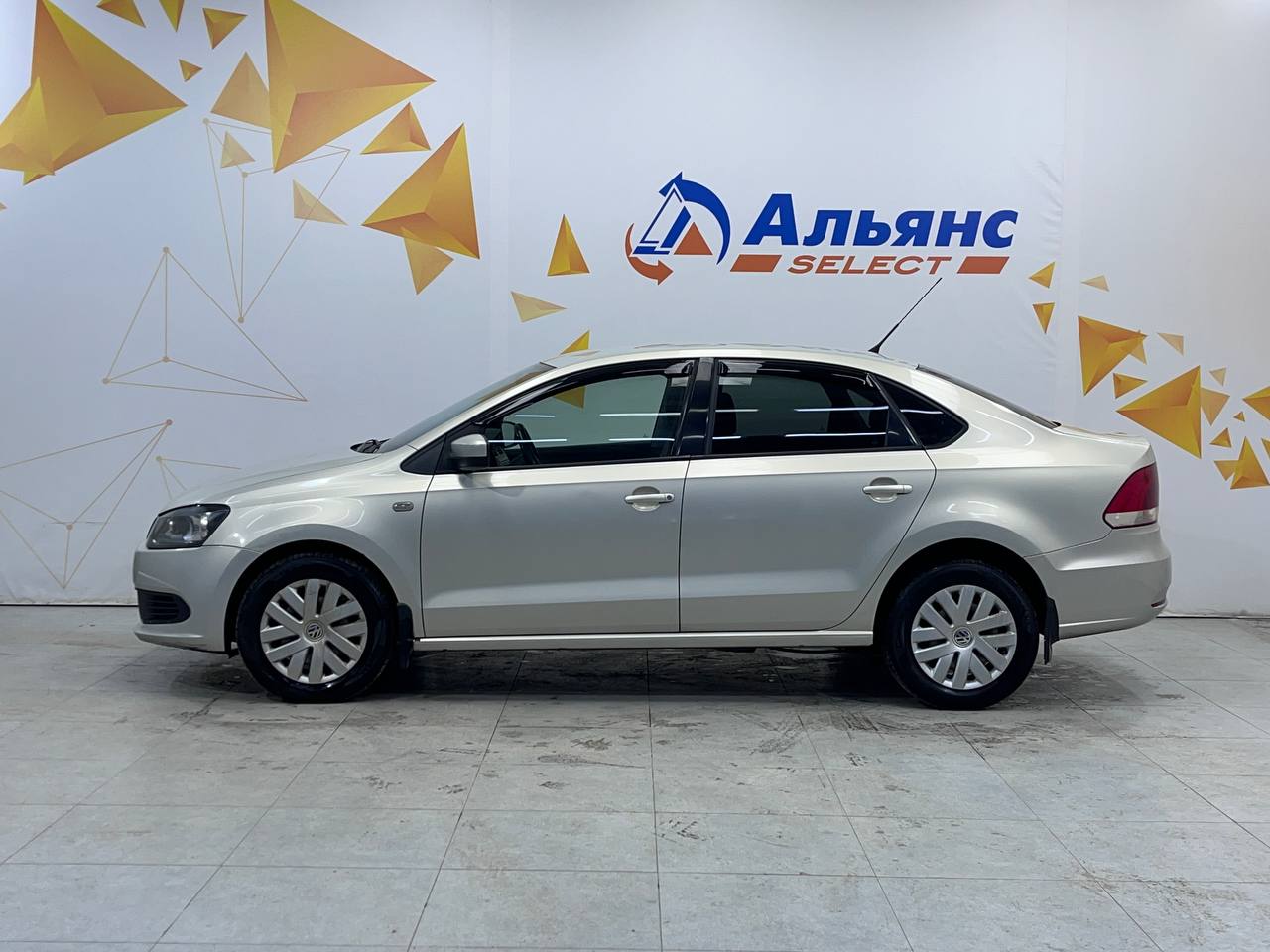 VOLKSWAGEN POLO