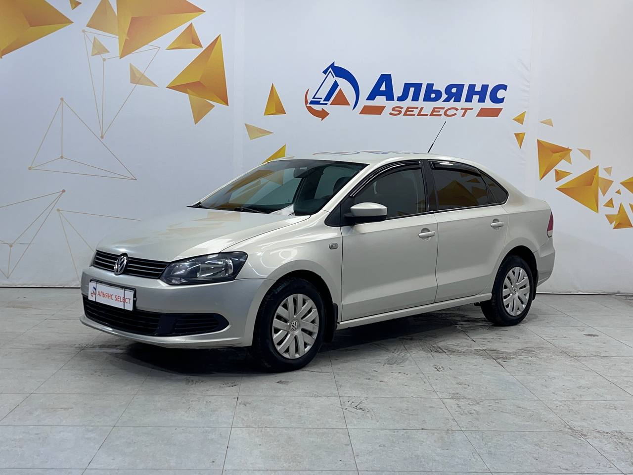 VOLKSWAGEN POLO