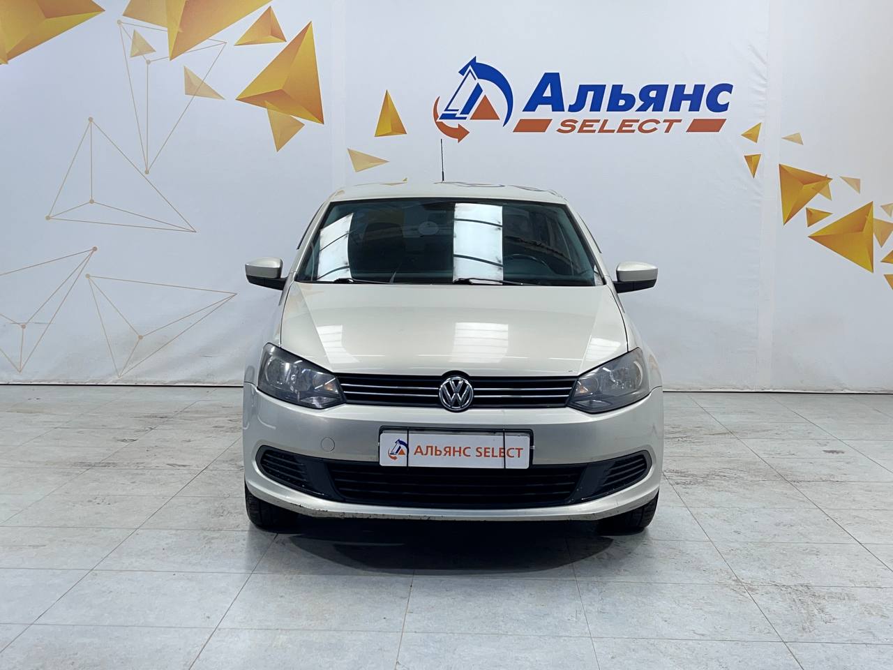 VOLKSWAGEN POLO