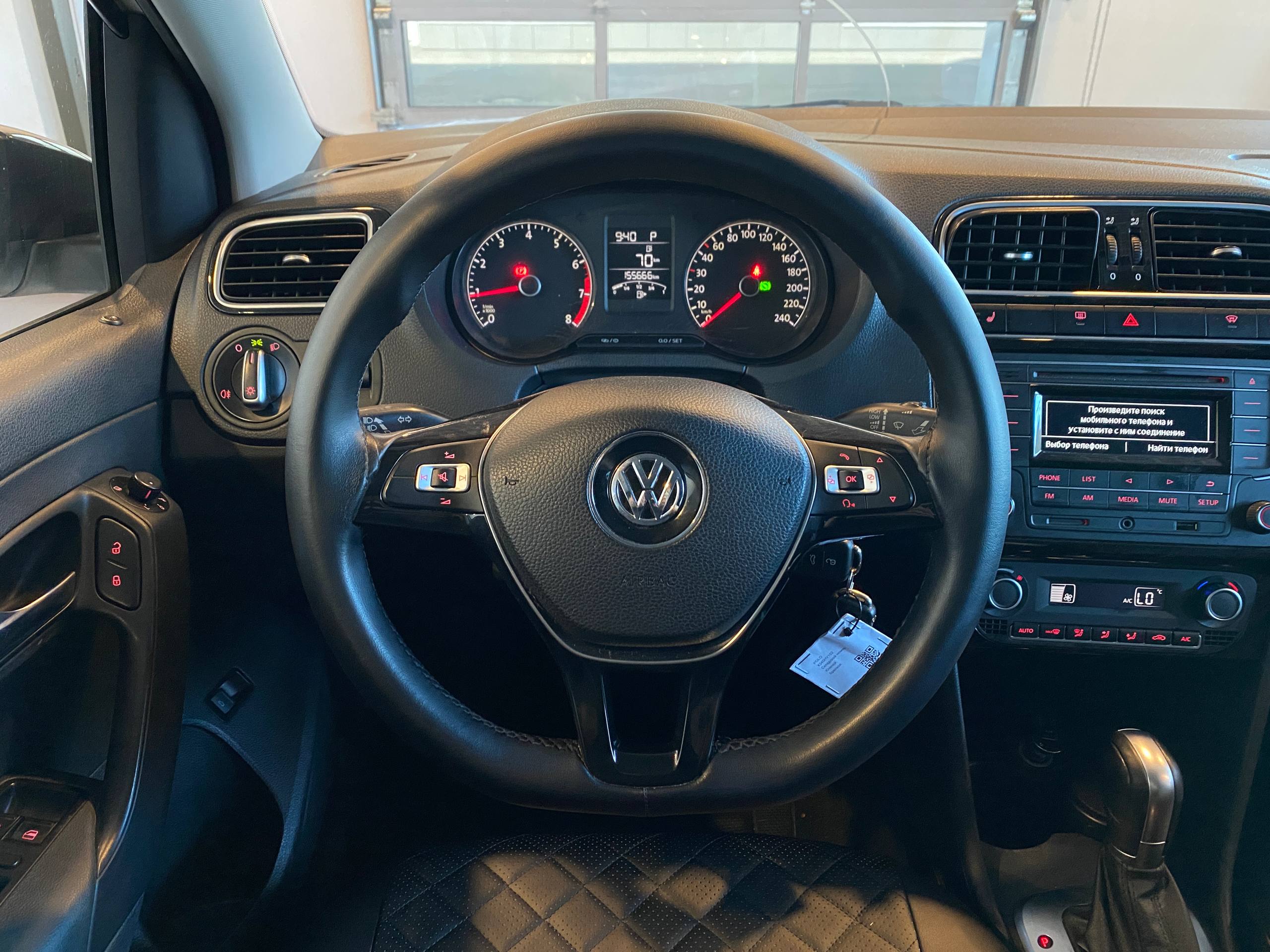 VOLKSWAGEN POLO
