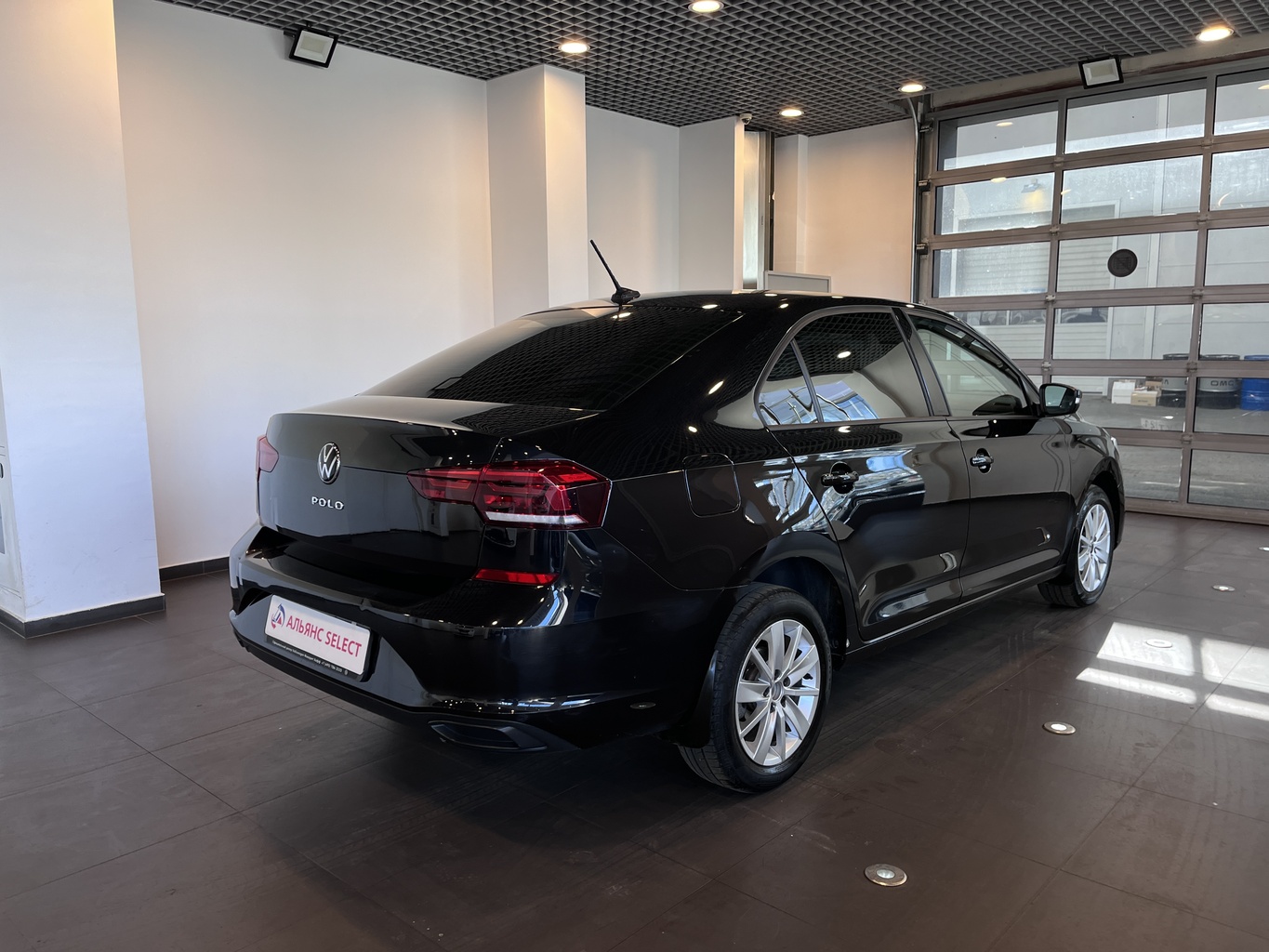 VOLKSWAGEN POLO