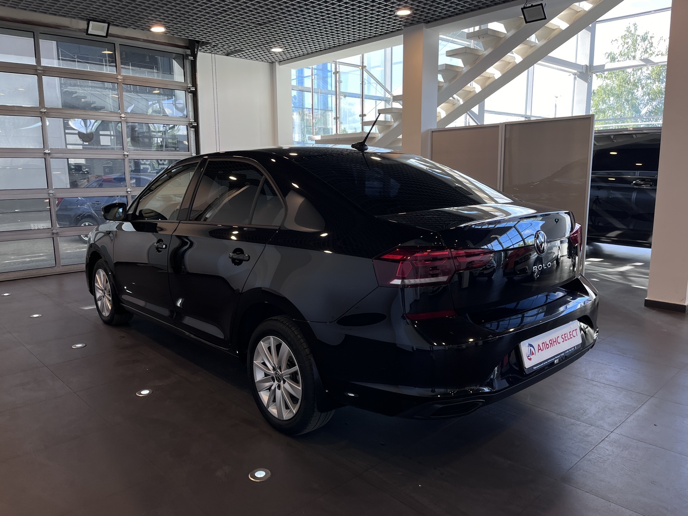 VOLKSWAGEN POLO